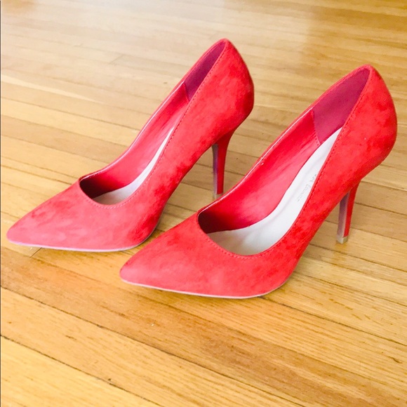 Wild Diva Pinup Pumps (size 6) - Picture 4 of 5